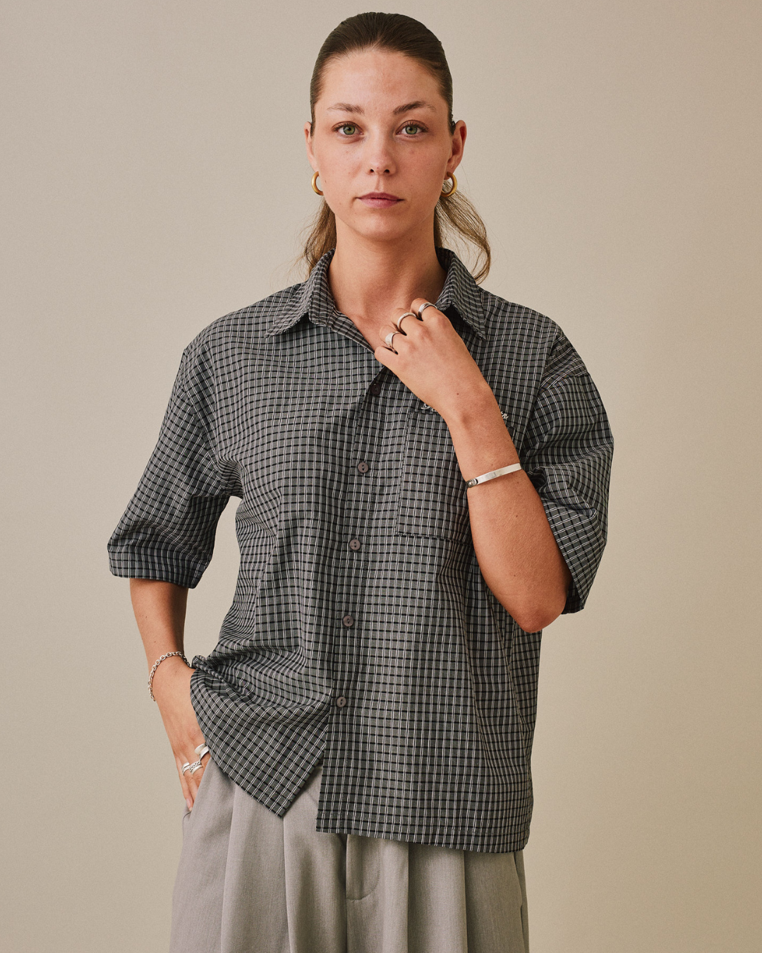 シャツ IONSEOUL Paris Decky Oversized Checkered Shirt Oversized striped rhinestone shirt black / gray For Women