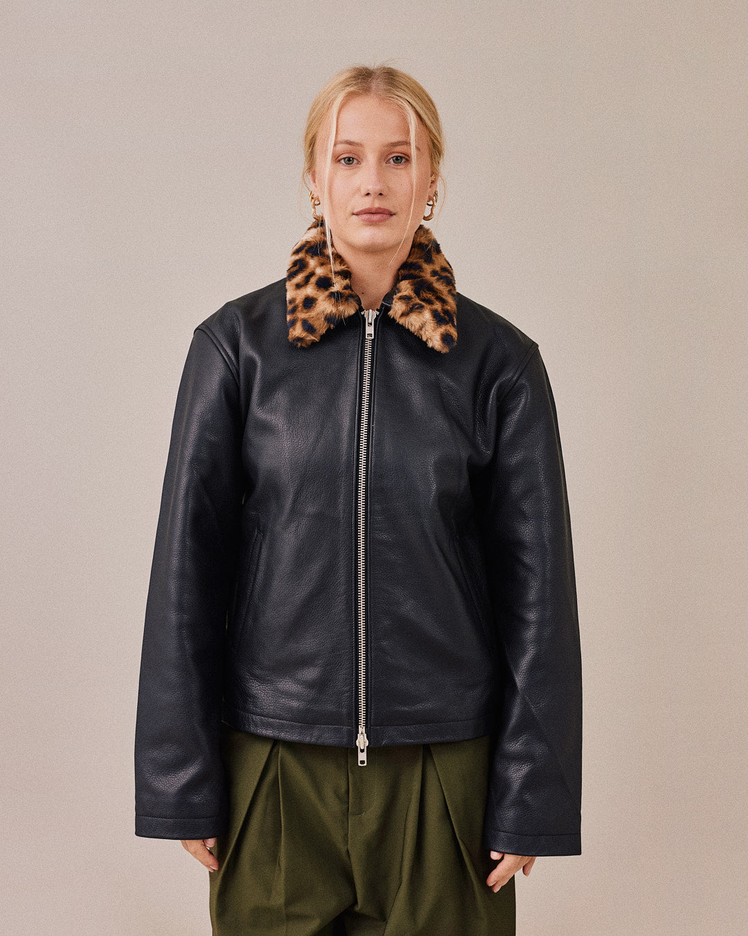 Pebbled Leather Jacket w. Fur Collar - Black