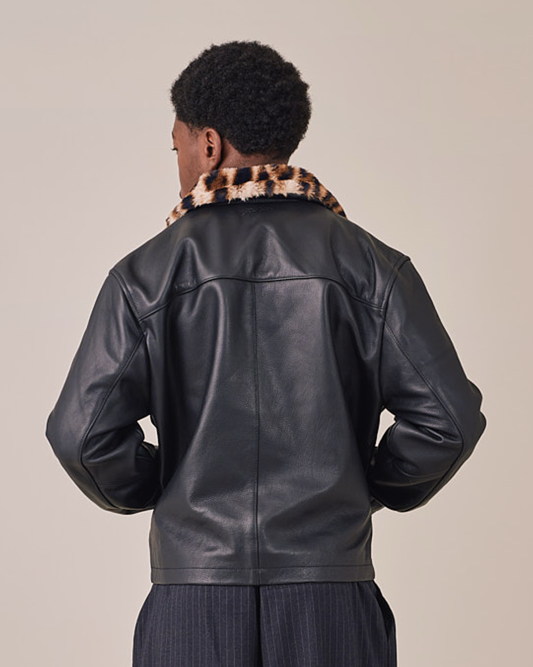 Pebbled Leather Jacket w. Fur Collar - Black