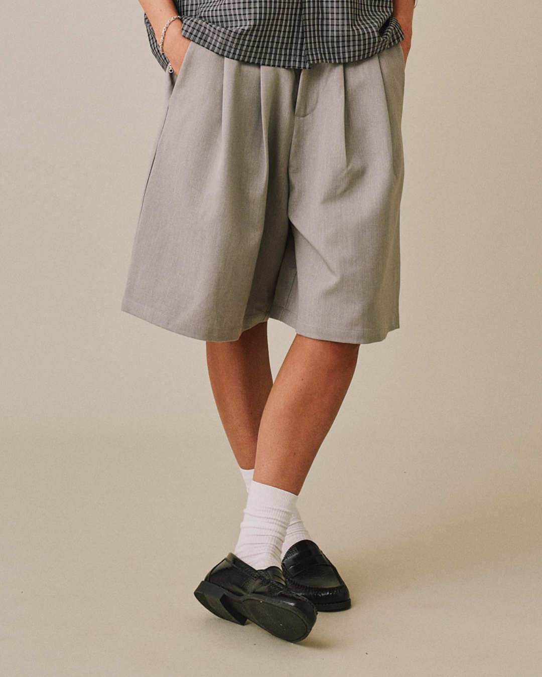 Relaxed Suit Shorts - Grey