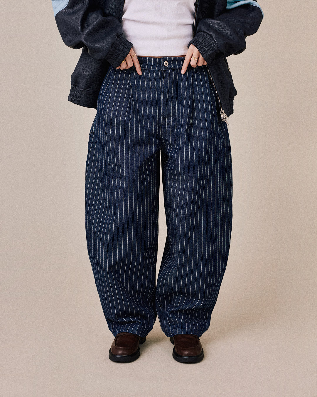 Baggy Pleated Jeans - Stripe